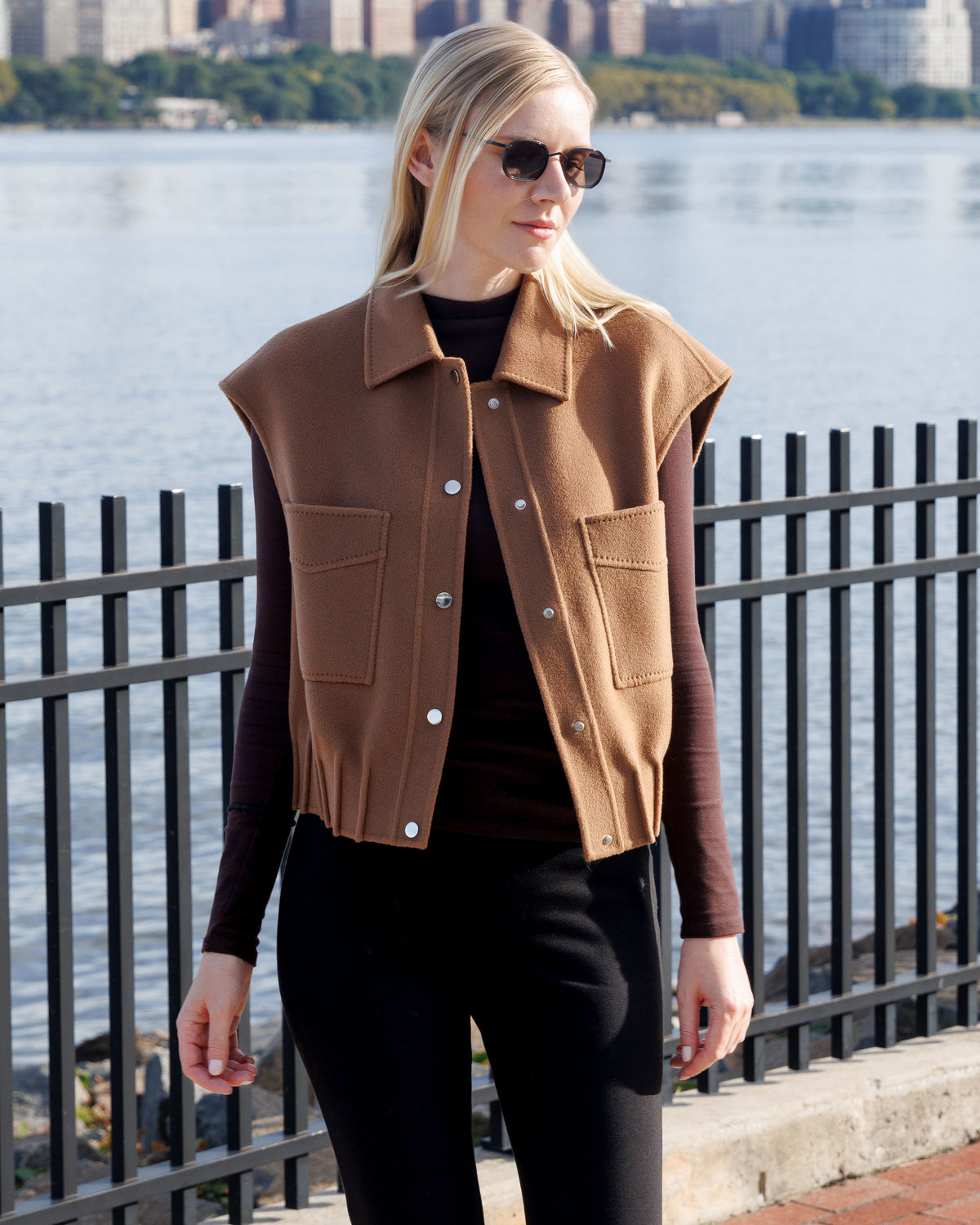 Tallinn - Cropped Cashmere Blend Vest
