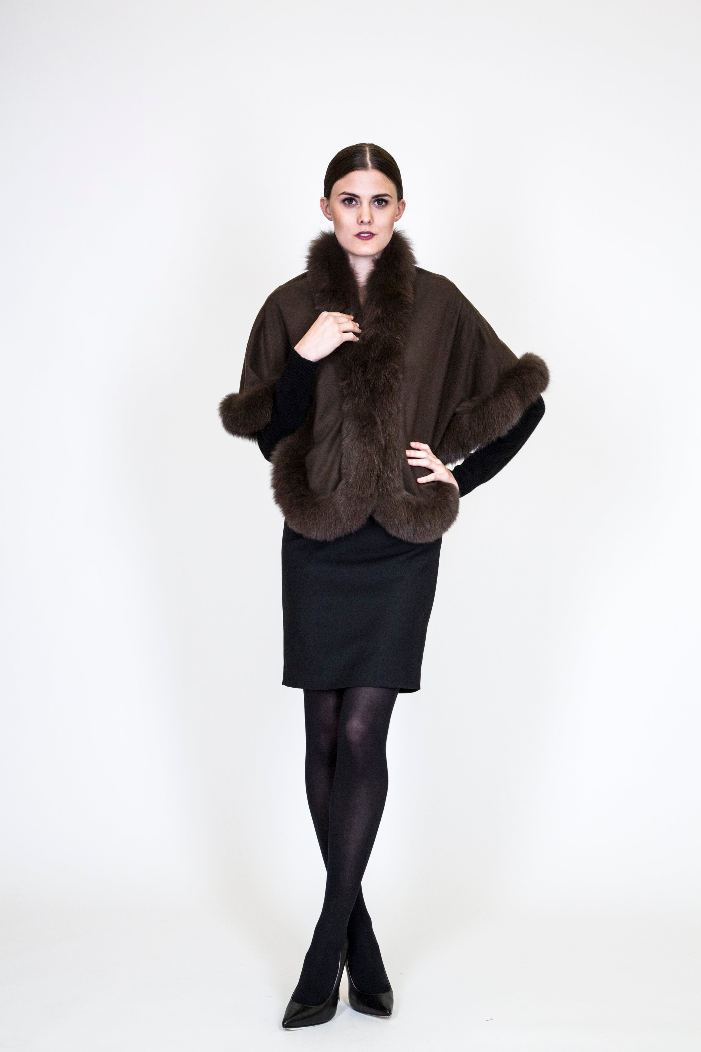 MISSOULA - Cashmere Short Cape with Fox Trim