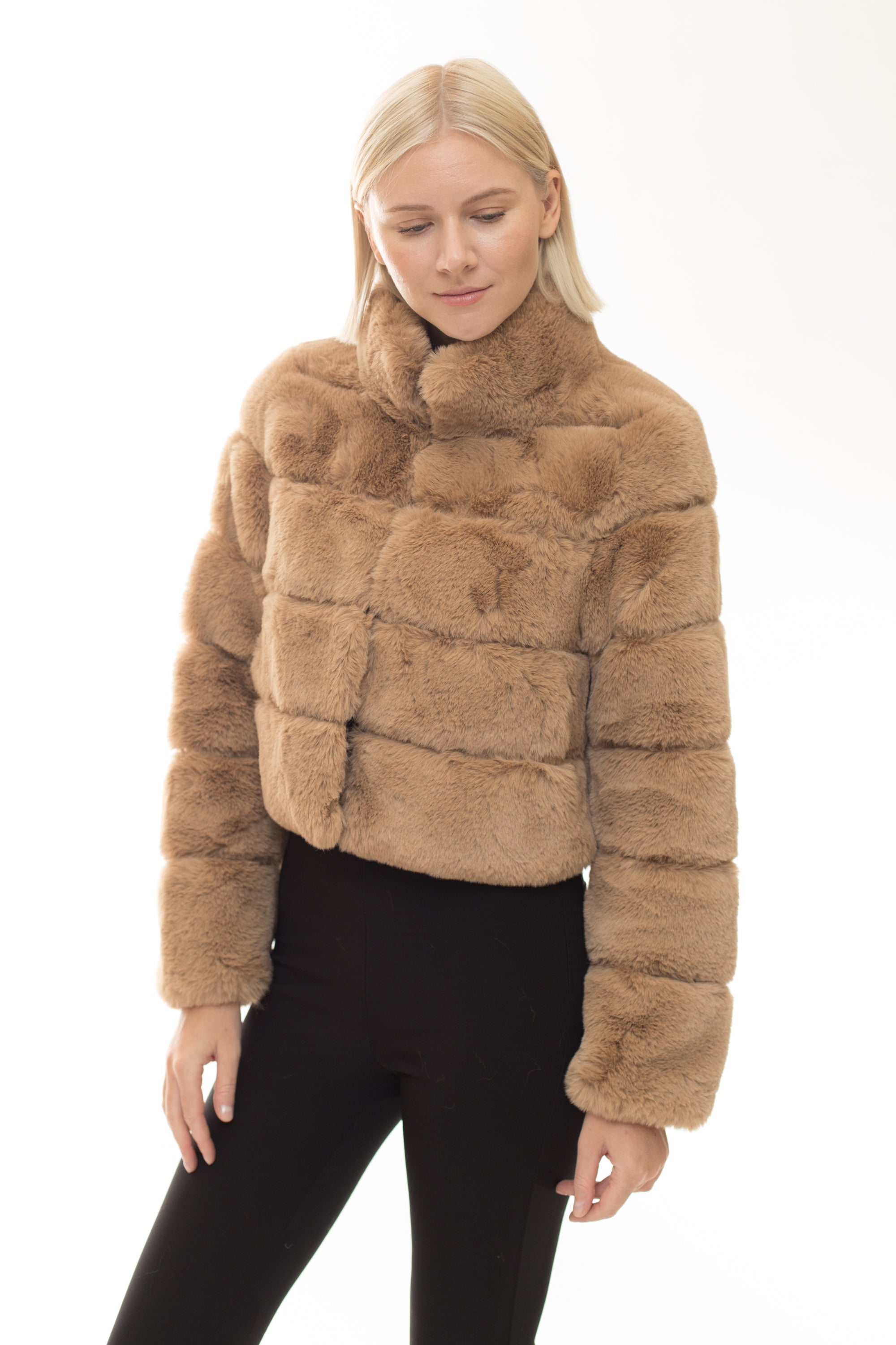 yae ラベルエチュード Faux fur short coat yae ラベルエチュード Faux fur short coat
