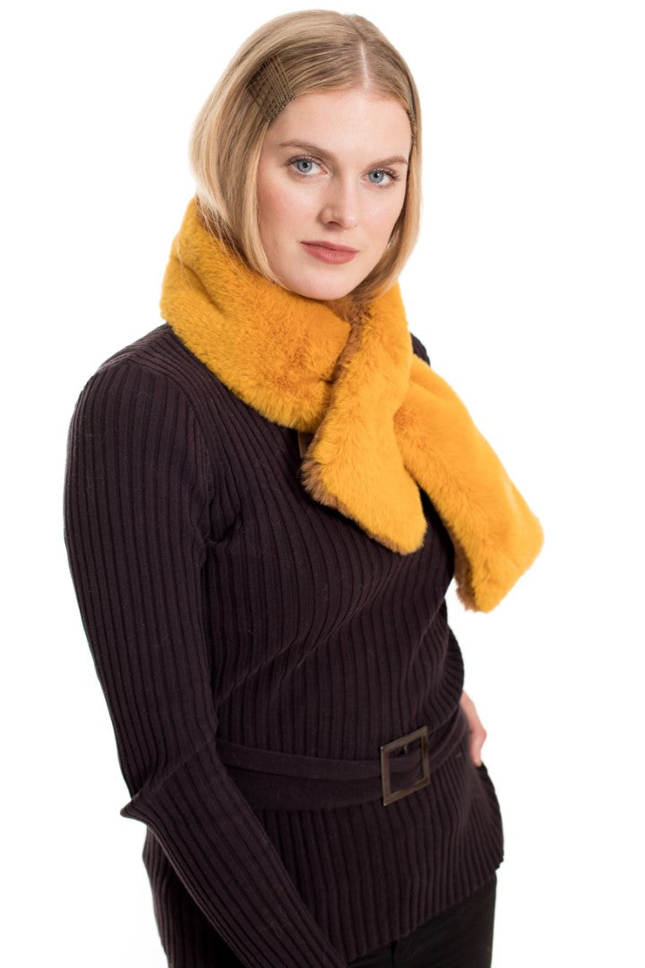 SVALBARD - Plush Faux Fur Pull-Through Scarf