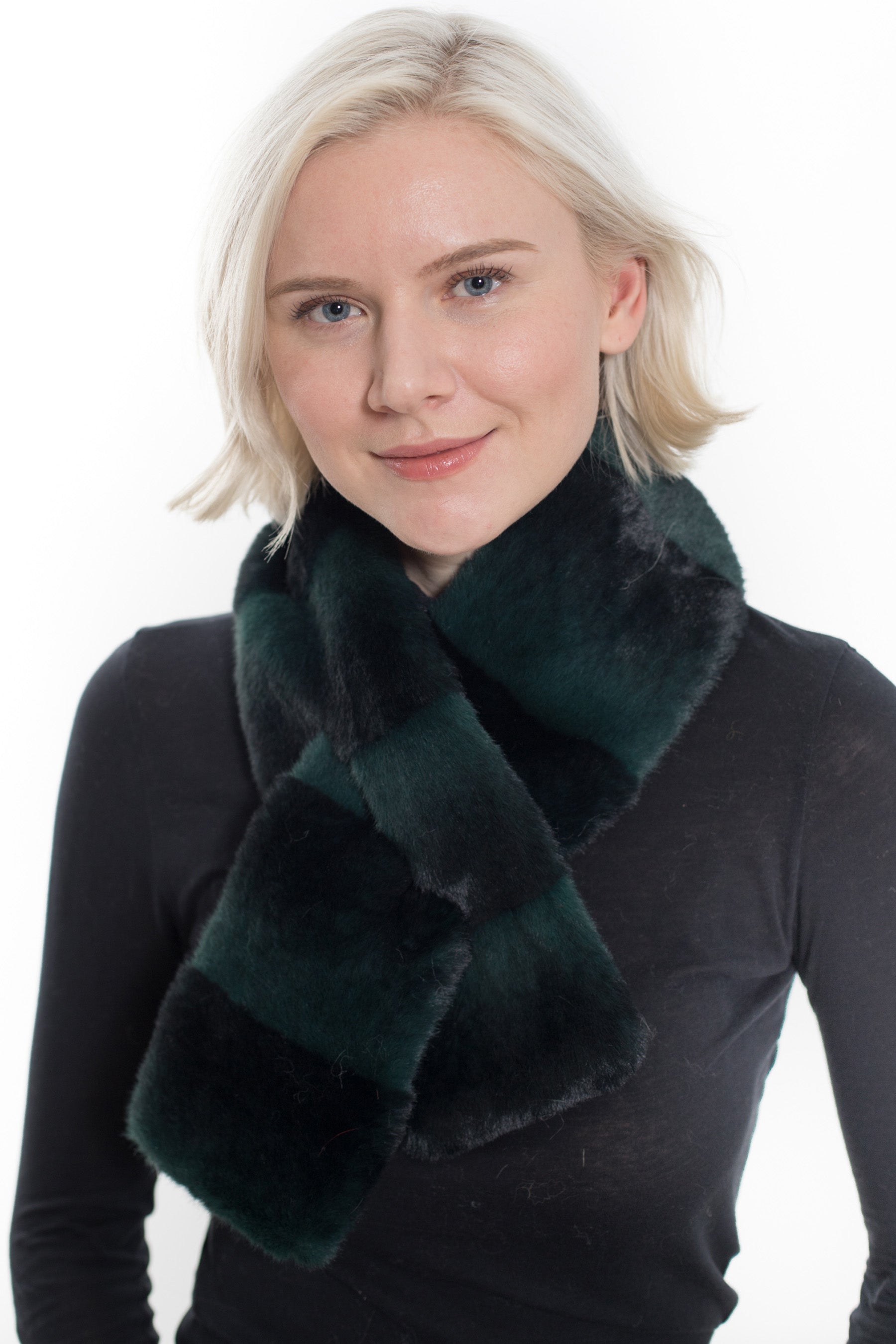 SVALBARD - Plush Faux Fur Pull-Through Scarf