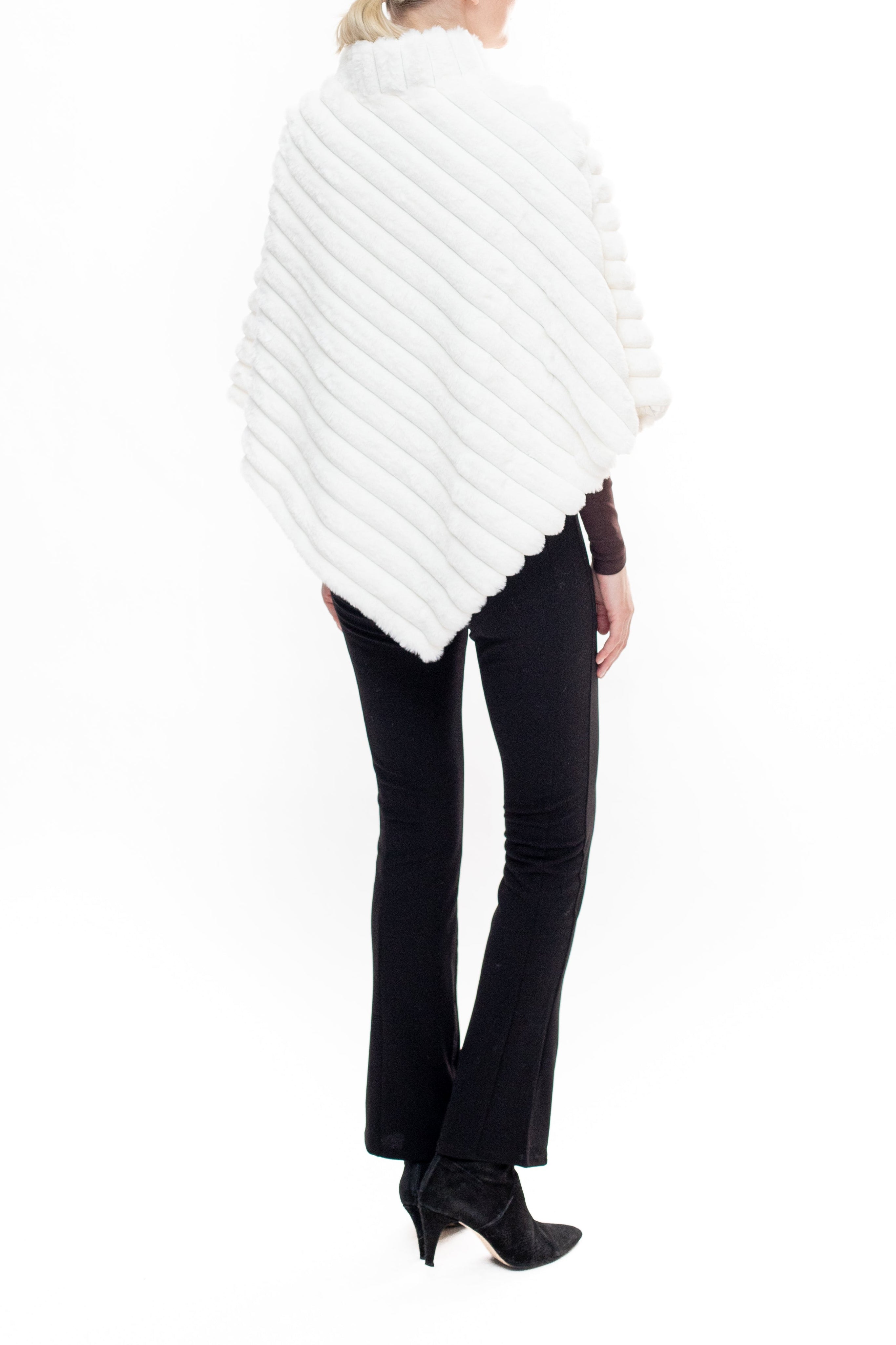 INGRAM - Asymmetric Quilted Poncho