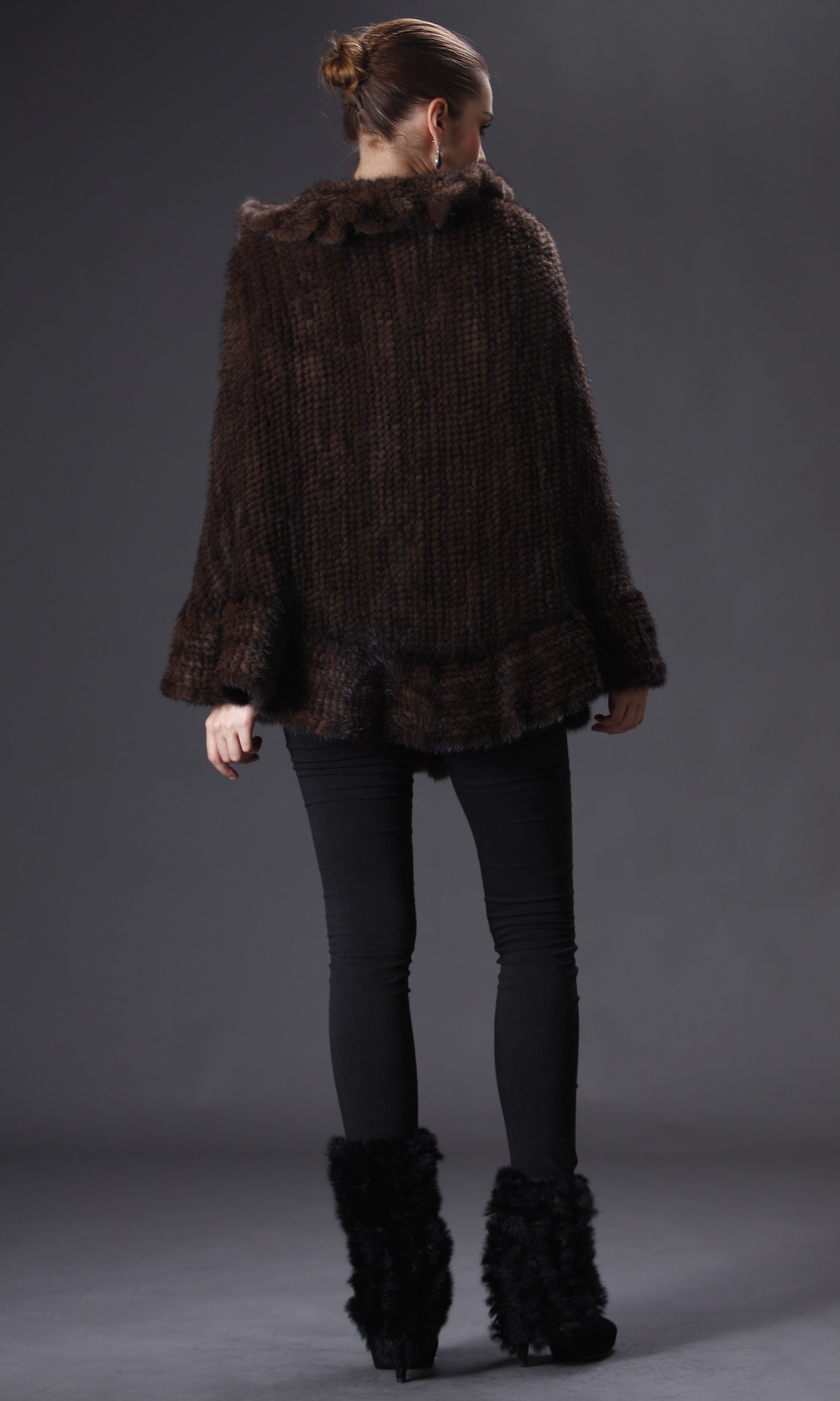 Chamonix - Knitted mink cape with ruffles