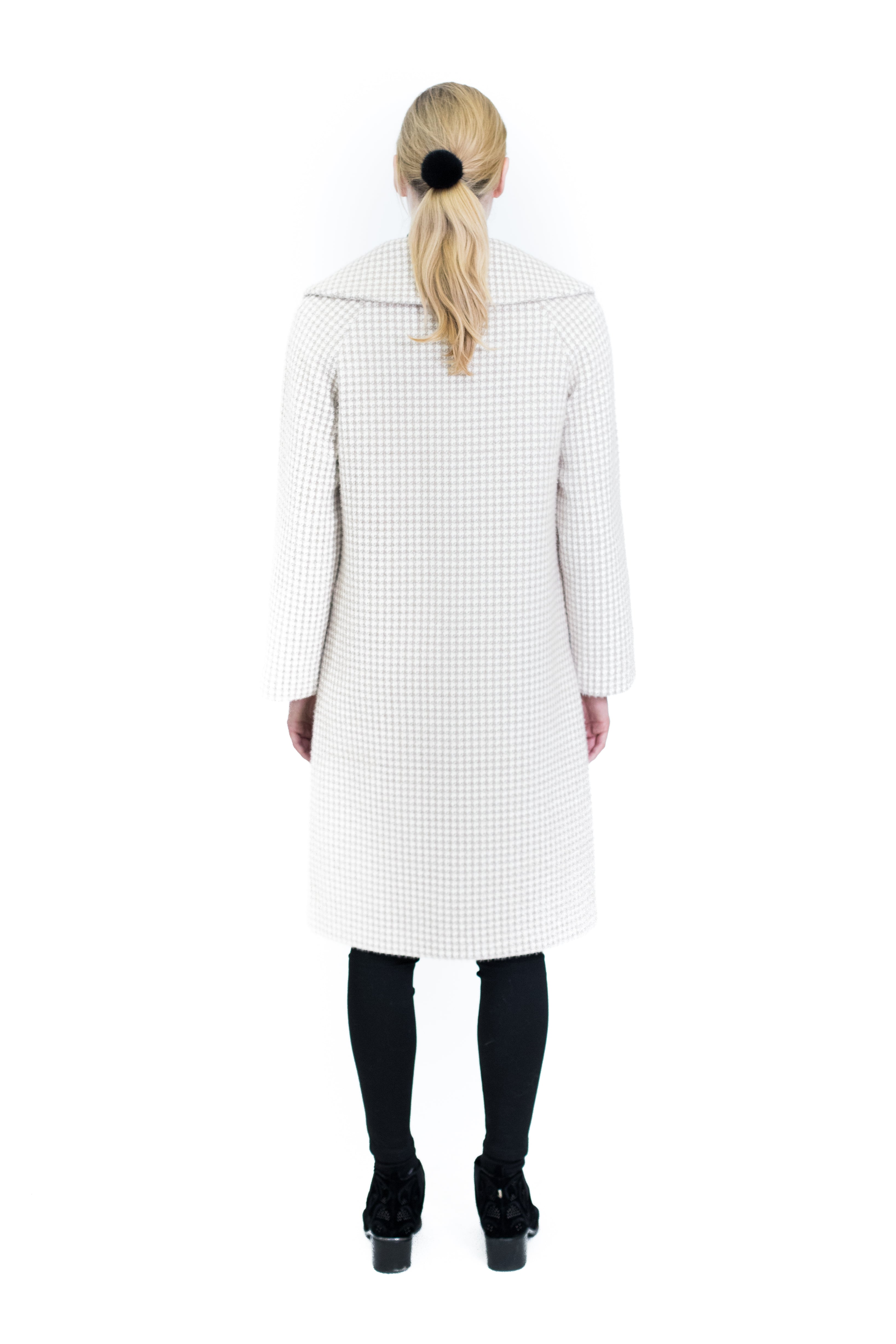 Coat with Round Collar