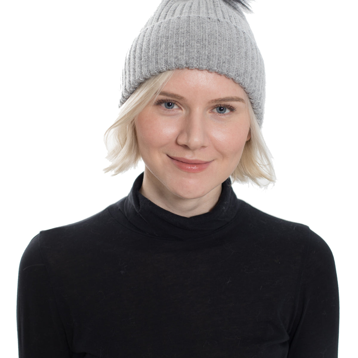 NIKI - Beanie with Interchangeable Pom Pom